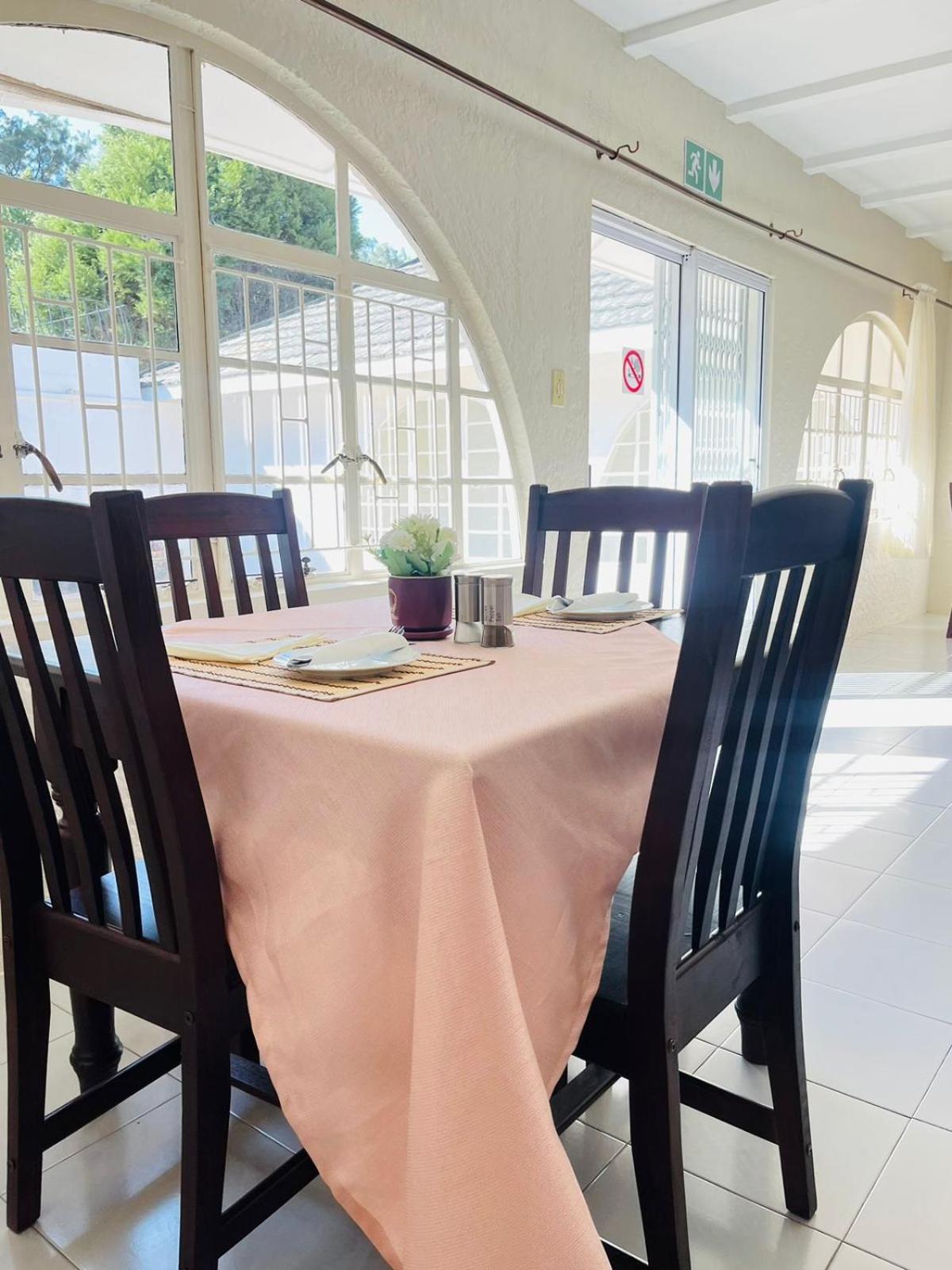 Oak Gardens Bed And Breakfast Newcastle Extérieur photo